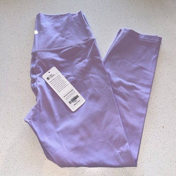 Butterluxe Capris Leggings 23"- V Cross Waist - Picture 5 of 5